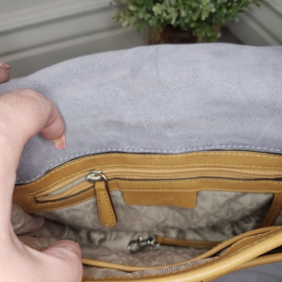 Michael Kors Crossbody - Picture 8 of 11